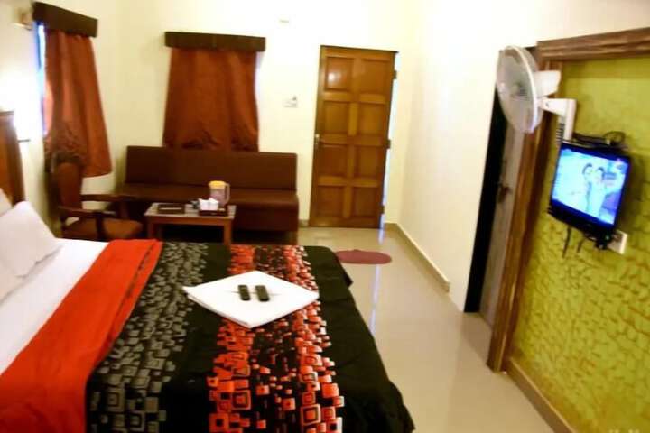 Room 2 of 25