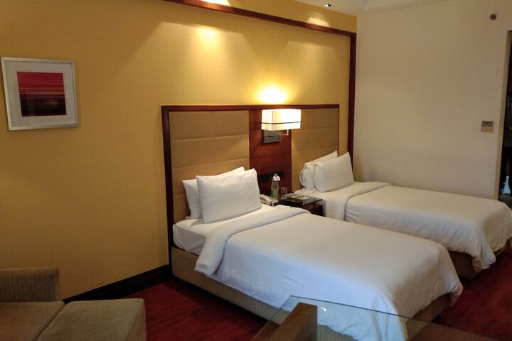 Room 13 of 62