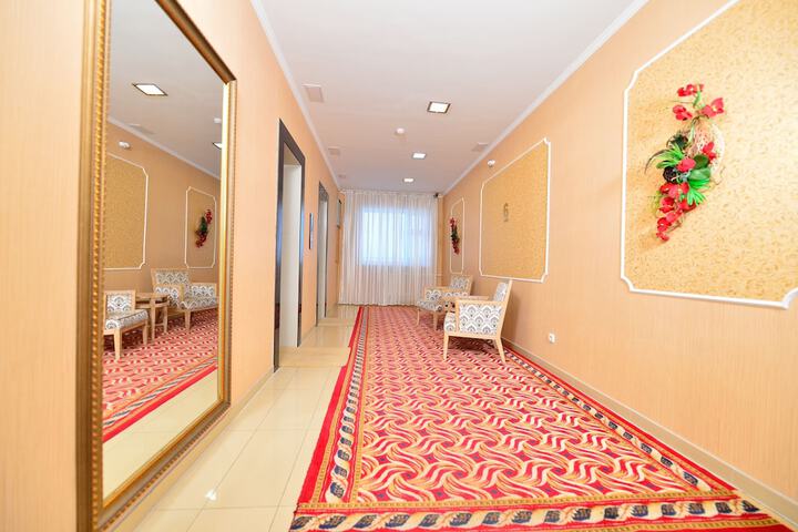 Ballroom/Hall 19 of 23