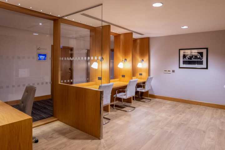Business Center 74 of 88
