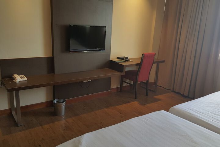 Room 14 of 45