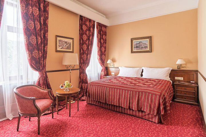Room 13 of 85