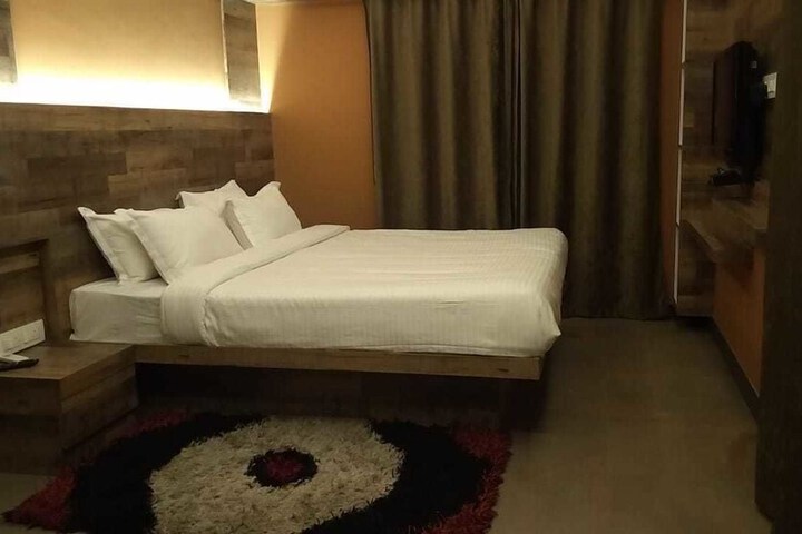 Room 6 of 23