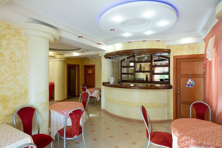 Lounge 43 of 51