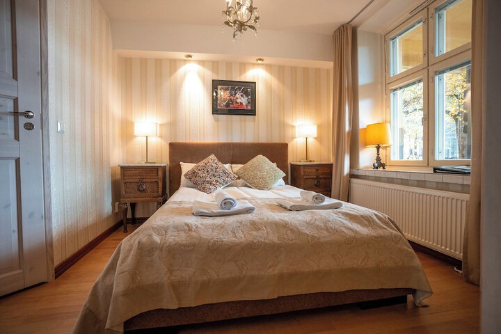 Room 4 of 35