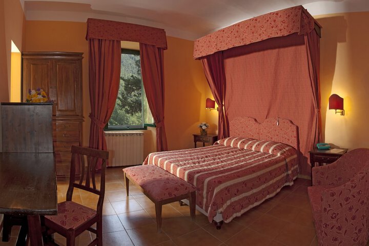 Room 7 of 38