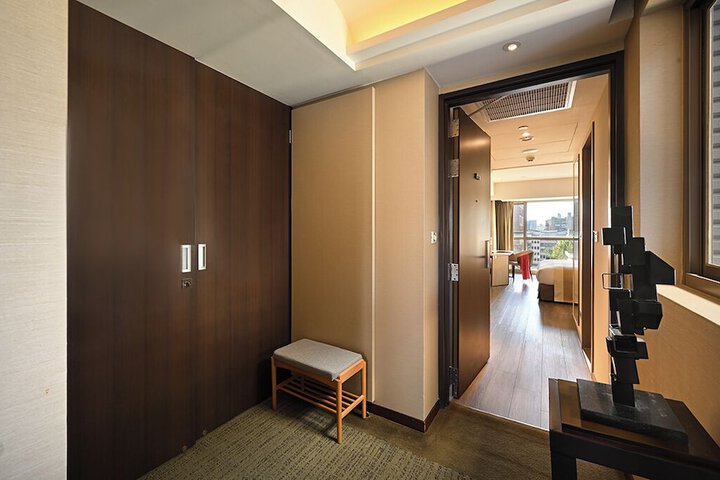 Room 48 of 94