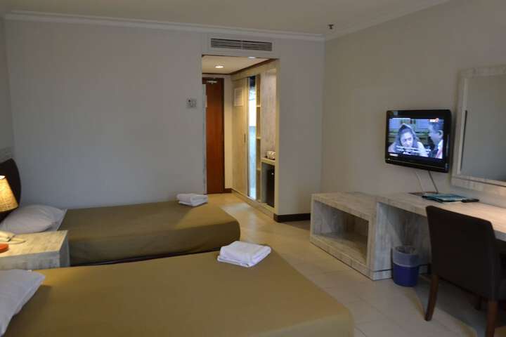 Room 14 of 49
