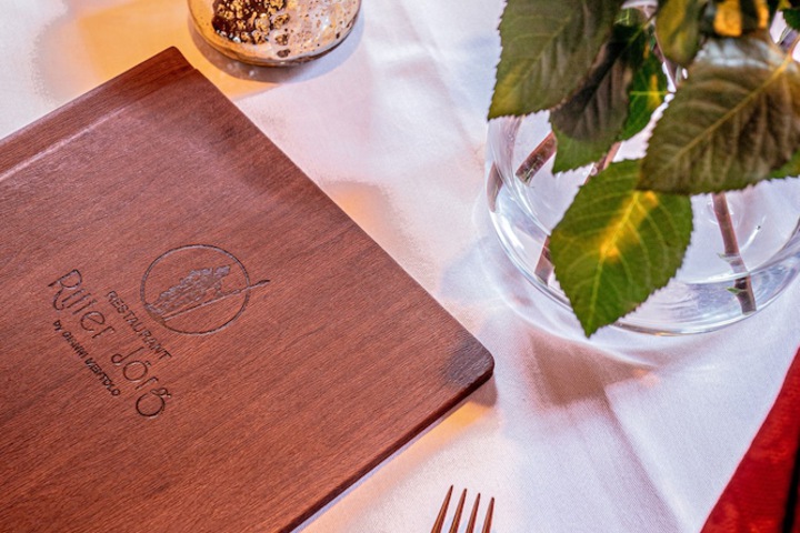 Dining 60 of 91