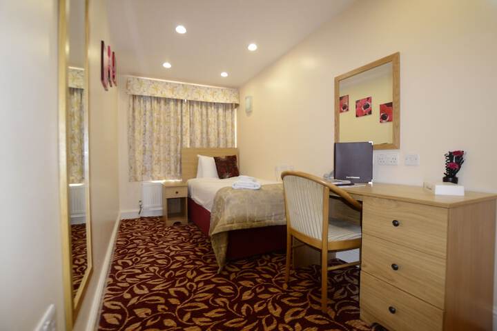 Room 4 of 53