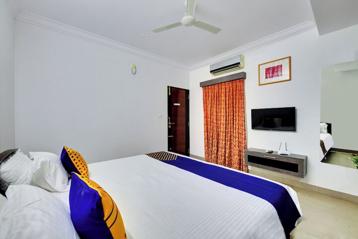 Room 8 of 21