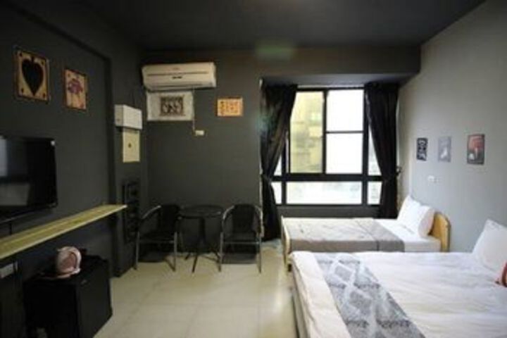 Room 4 of 44