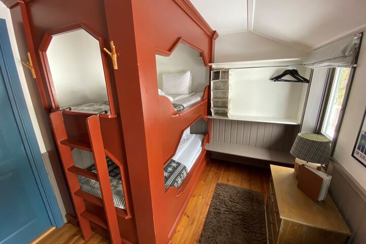 Room 7 of 62