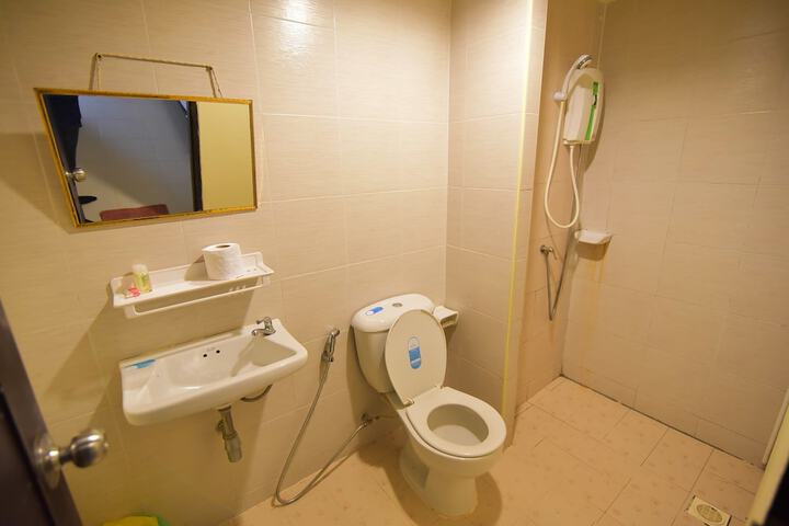 Room 20 of 28