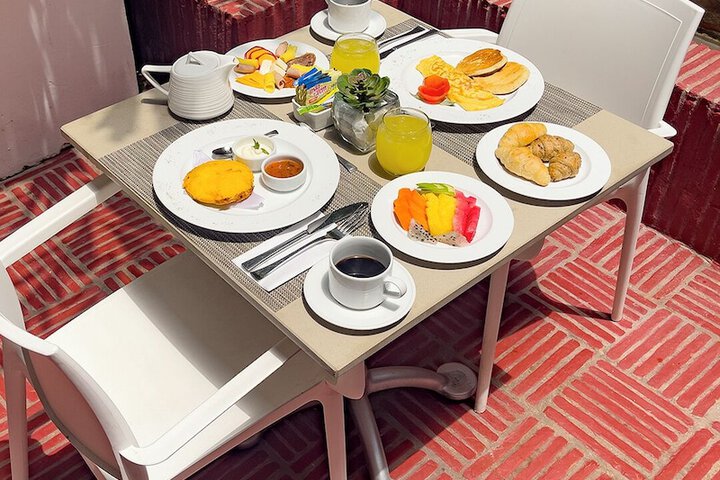 Breakfast/Coffee Service 28 of 42