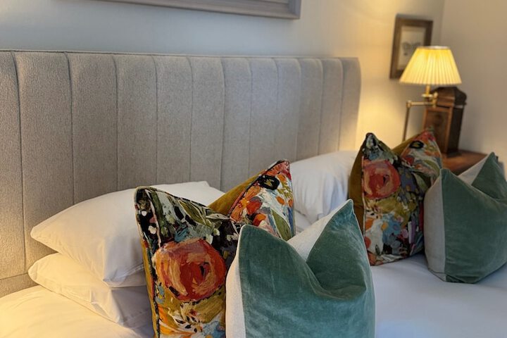 Room 12 of 77