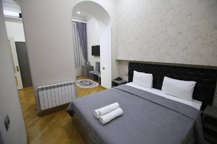 Room 4 of 70