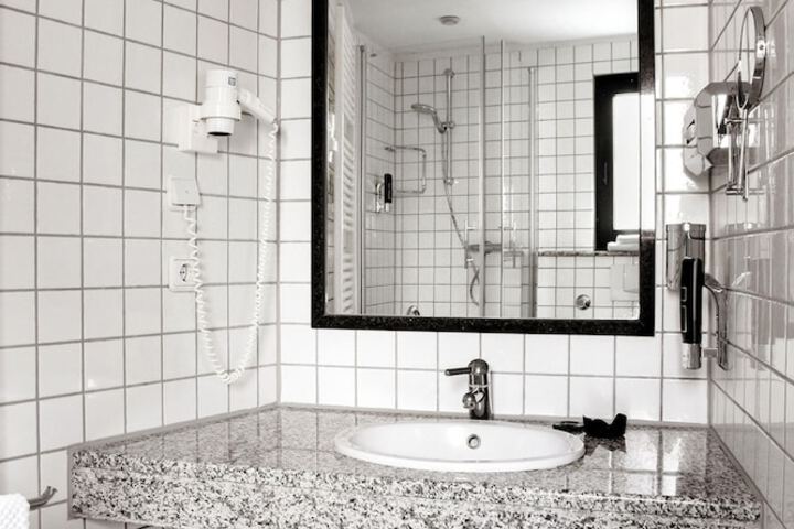 Room 10 of 23