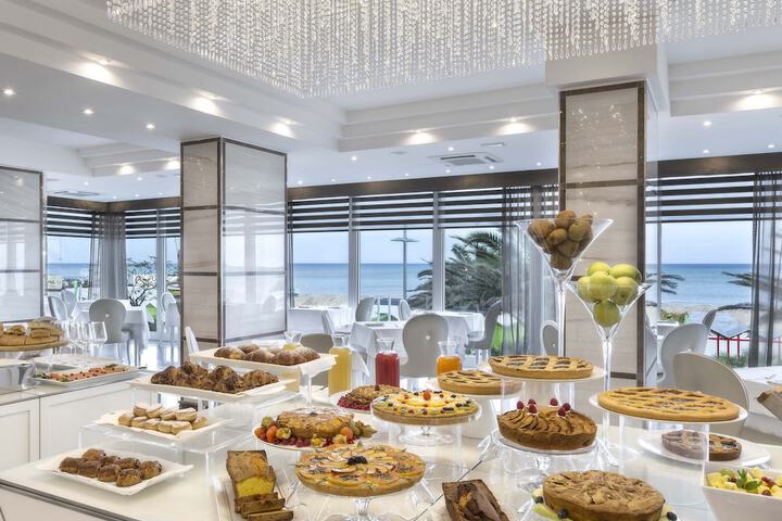 Breakfast/Coffee Service 82 of 145
