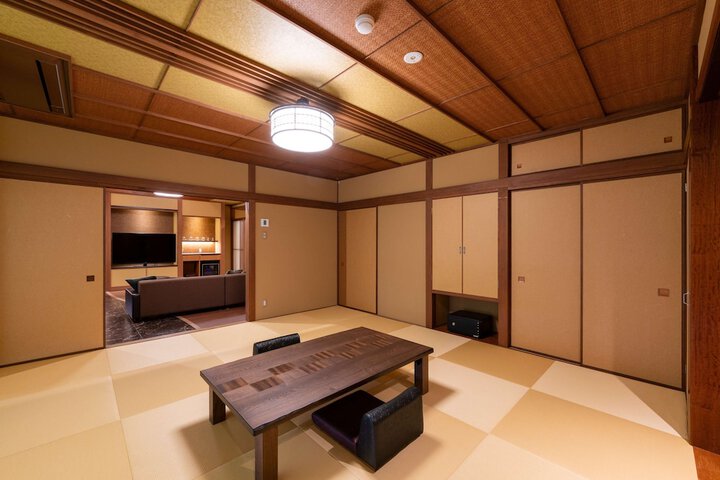 Room 27 of 55