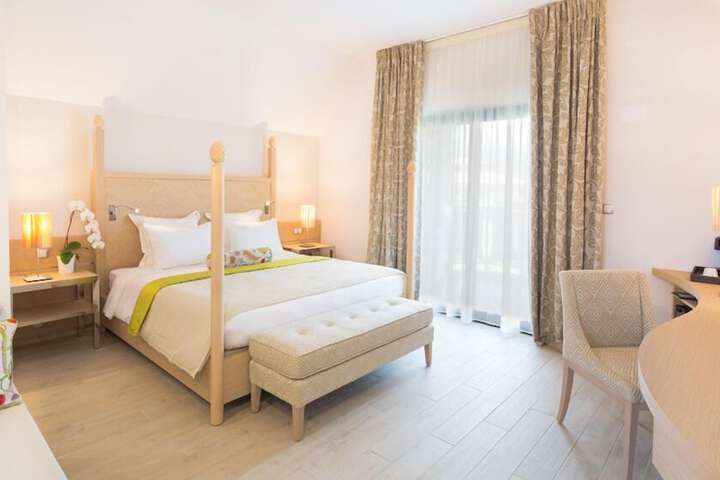 Room 10 of 52