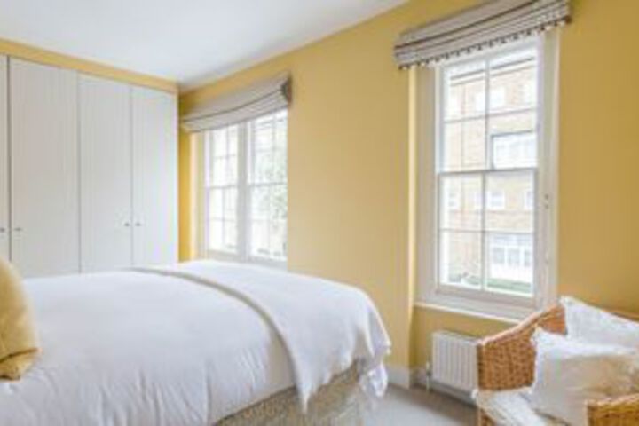 Room 2 of 16