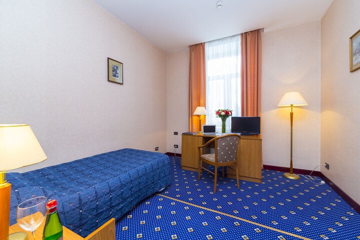 Room 21 of 79