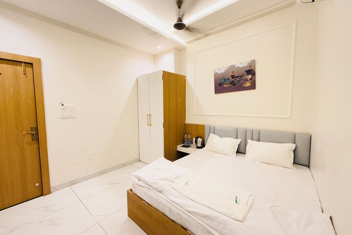 Room 7 of 37