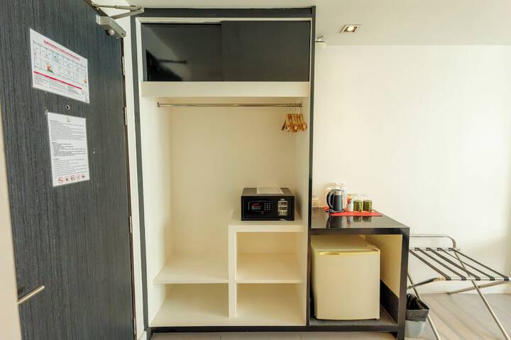 Room 42 of 77