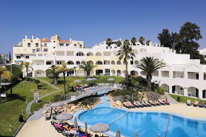 Hotel Pool