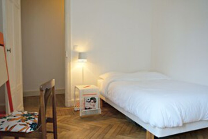 Room 13 of 18