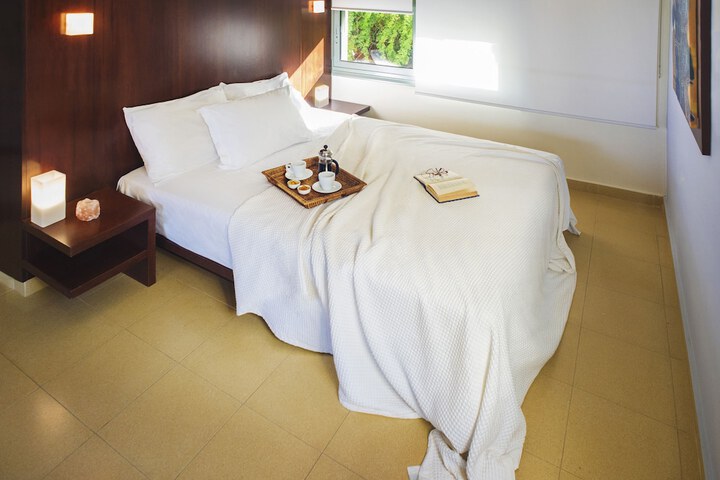 Room 3 of 47