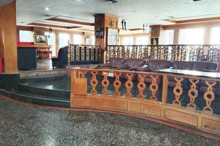 Entrance & Lobby