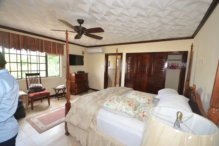 Room 3 of 18