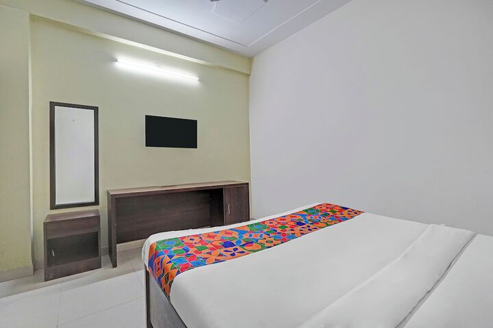 Room 15 of 26