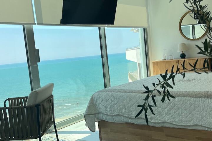 Room 3 of 34