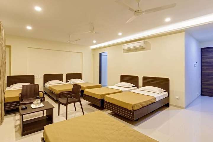 Room 5 of 12