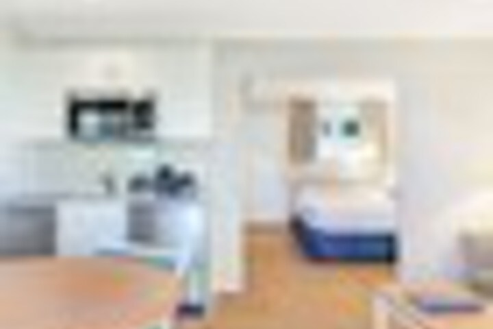 Room 284 of 549