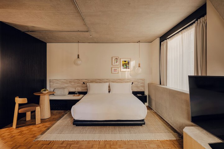 Room 50 of 102