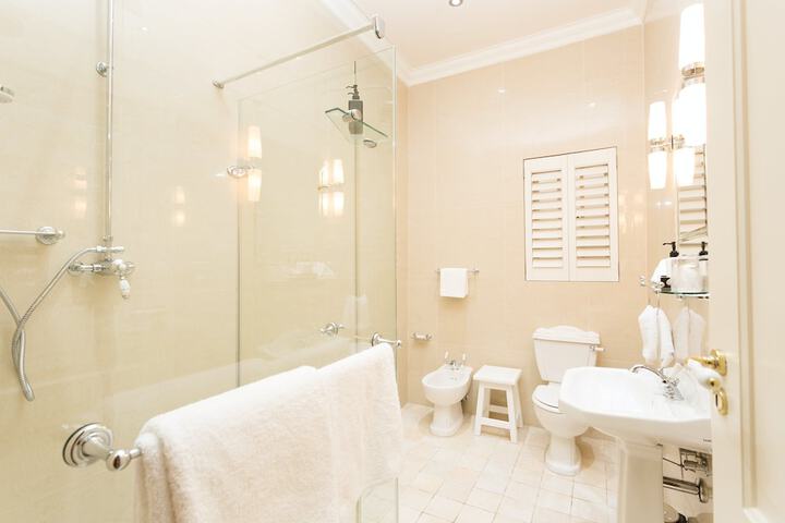 Clean Restrooms