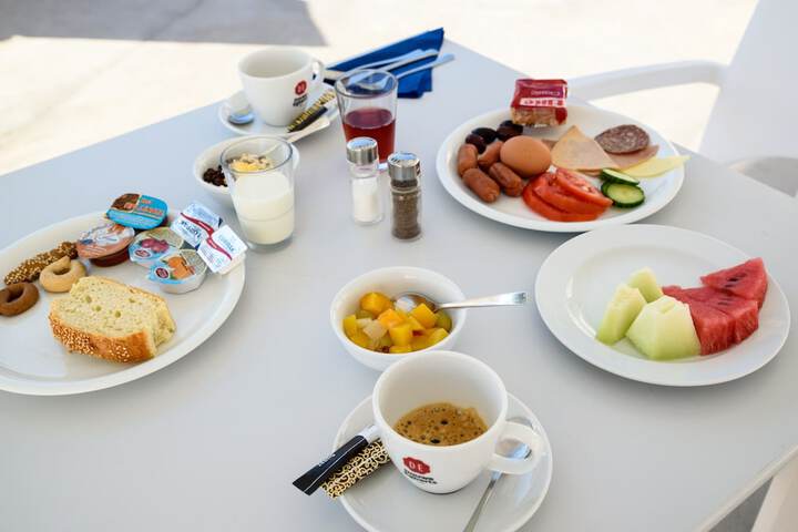Breakfast/Coffee Service 65 of 71