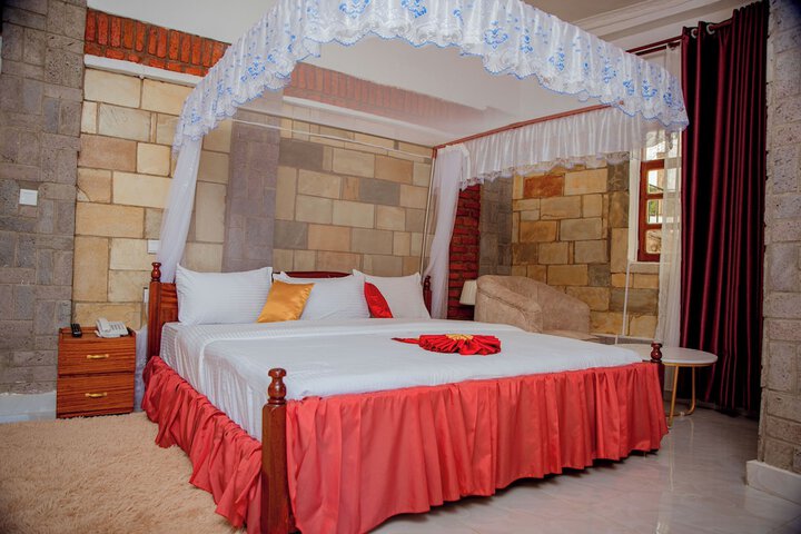 Room 2 of 17