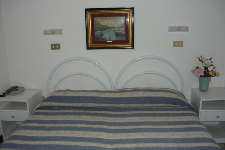 Room 17 of 66