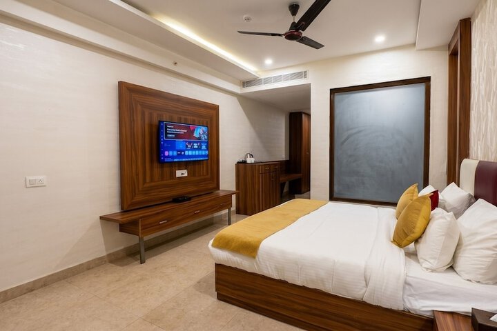 Room 19 of 73