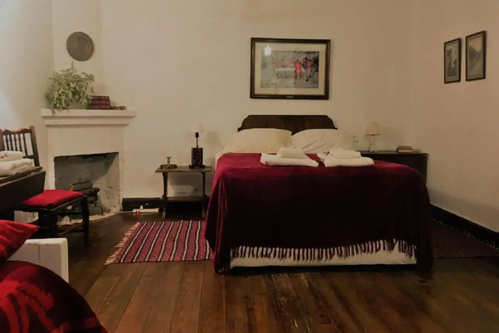 Room 3 of 21