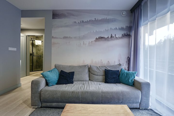 Room 7 of 19
