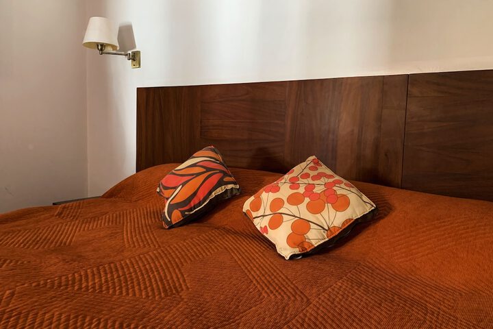 Room 14 of 32