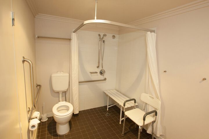 Room 16 of 44