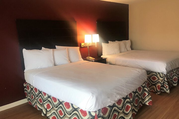 Room 8 of 9
