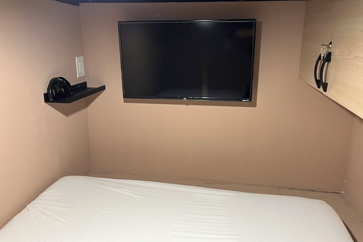 Room 9 of 43